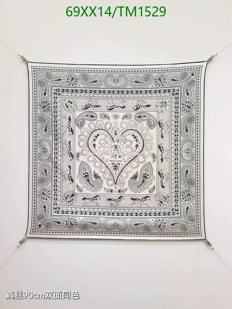 Hermes-Scarf Code: TM1529 $: 69USD