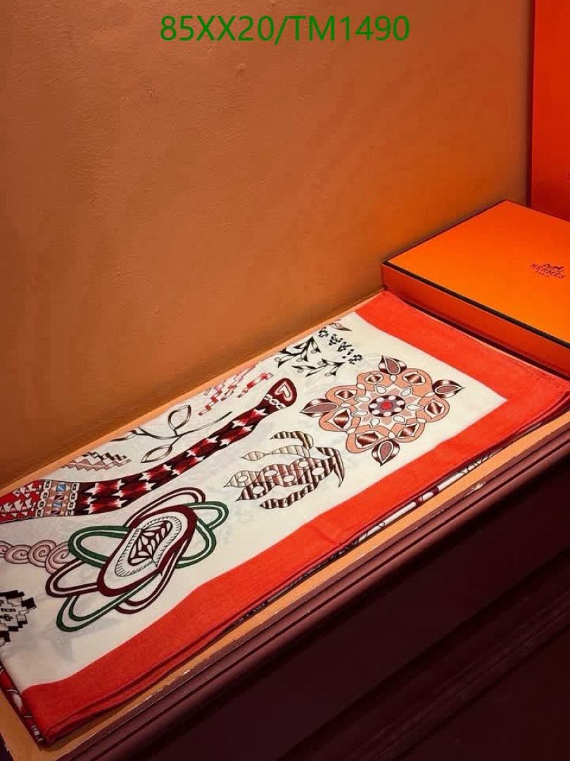 Hermes-Scarf Code: TM1490 $: 85USD