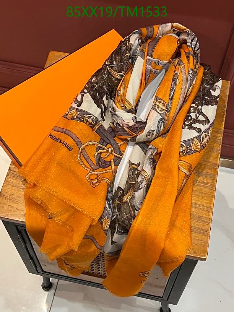 Hermes-Scarf Code: TM1533 $: 85USD