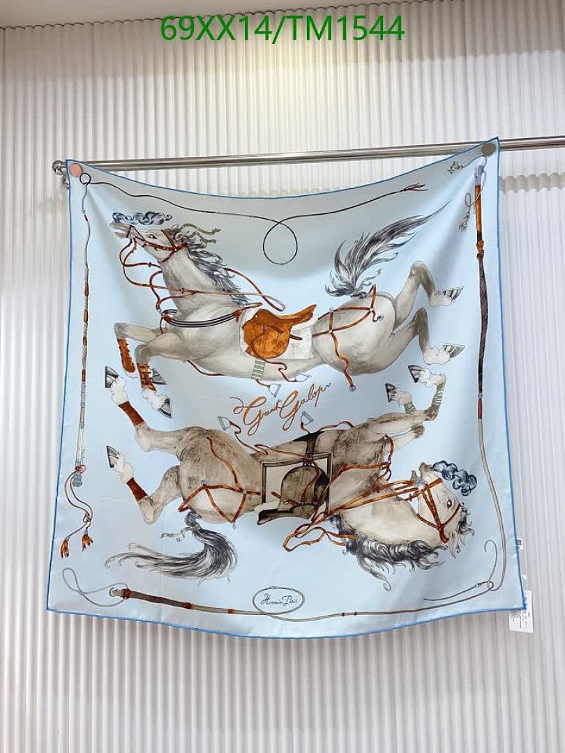 Hermes-Scarf Code: TM1544 $: 69USD