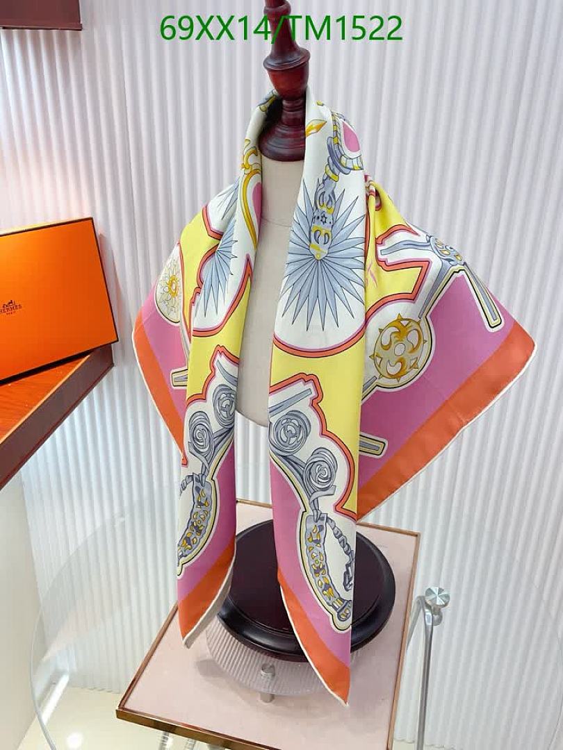 Hermes-Scarf Code: TM1522 $: 69USD