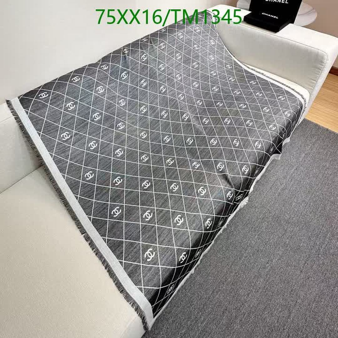 Chanel-Scarf Code: TM1345 $: 75USD