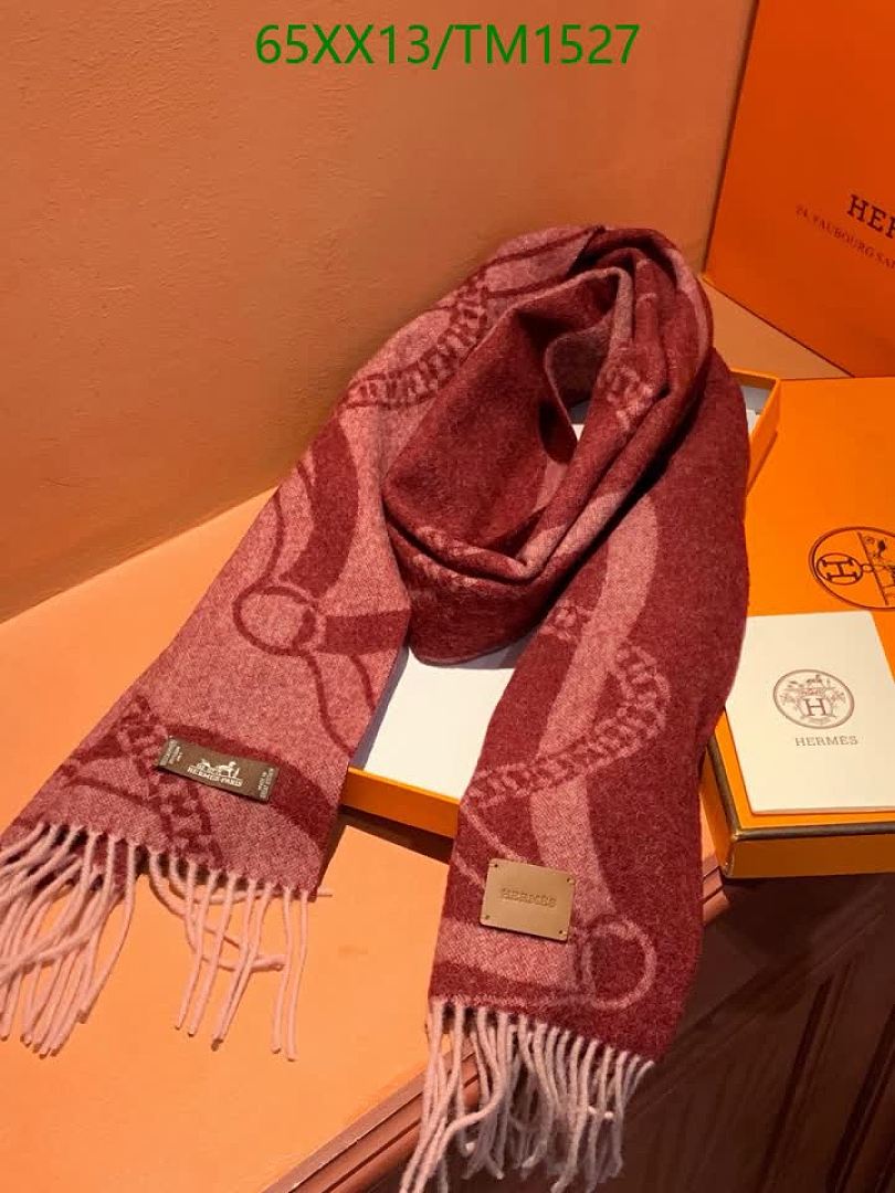 Hermes-Scarf Code: TM1527 $: 65USD
