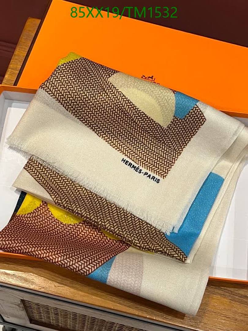 Hermes-Scarf Code: TM1532 $: 85USD