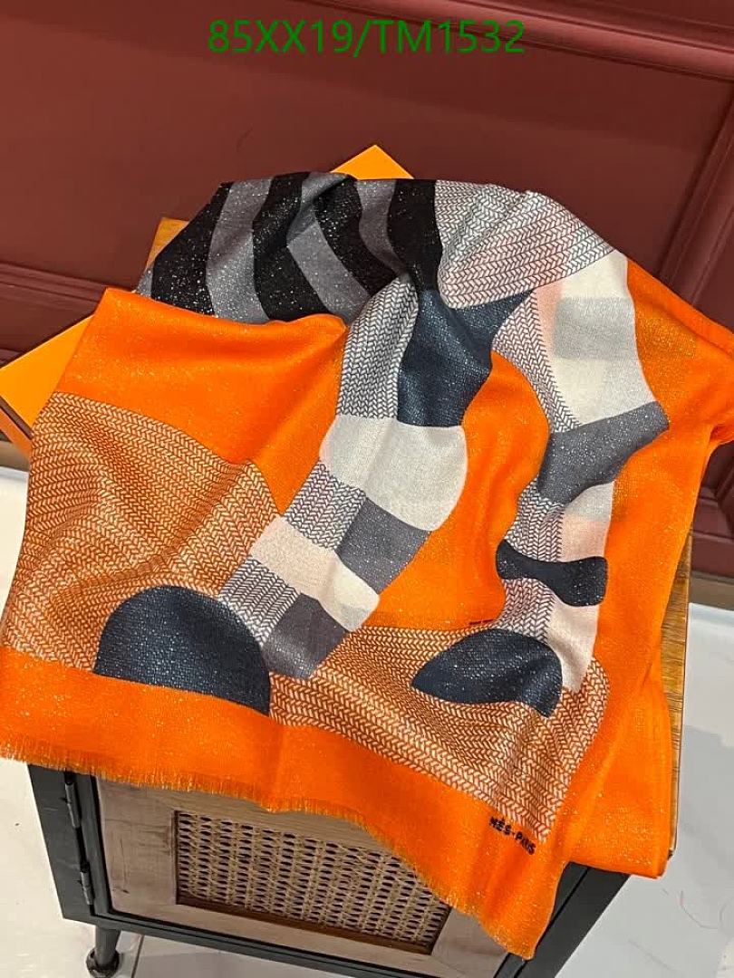 Hermes-Scarf Code: TM1532 $: 85USD