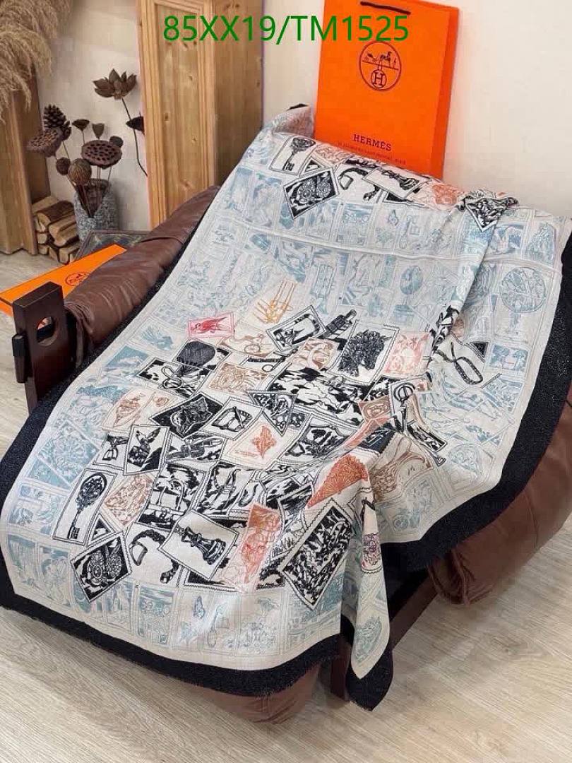 Hermes-Scarf Code: TM1525 $: 85USD