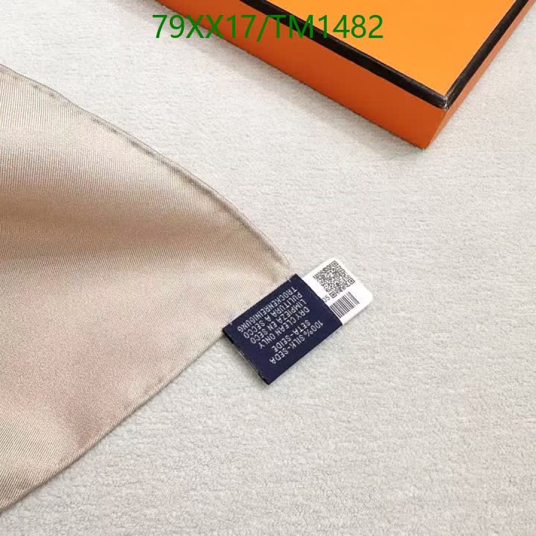 Hermes-Scarf Code: TM1482 $: 79USD