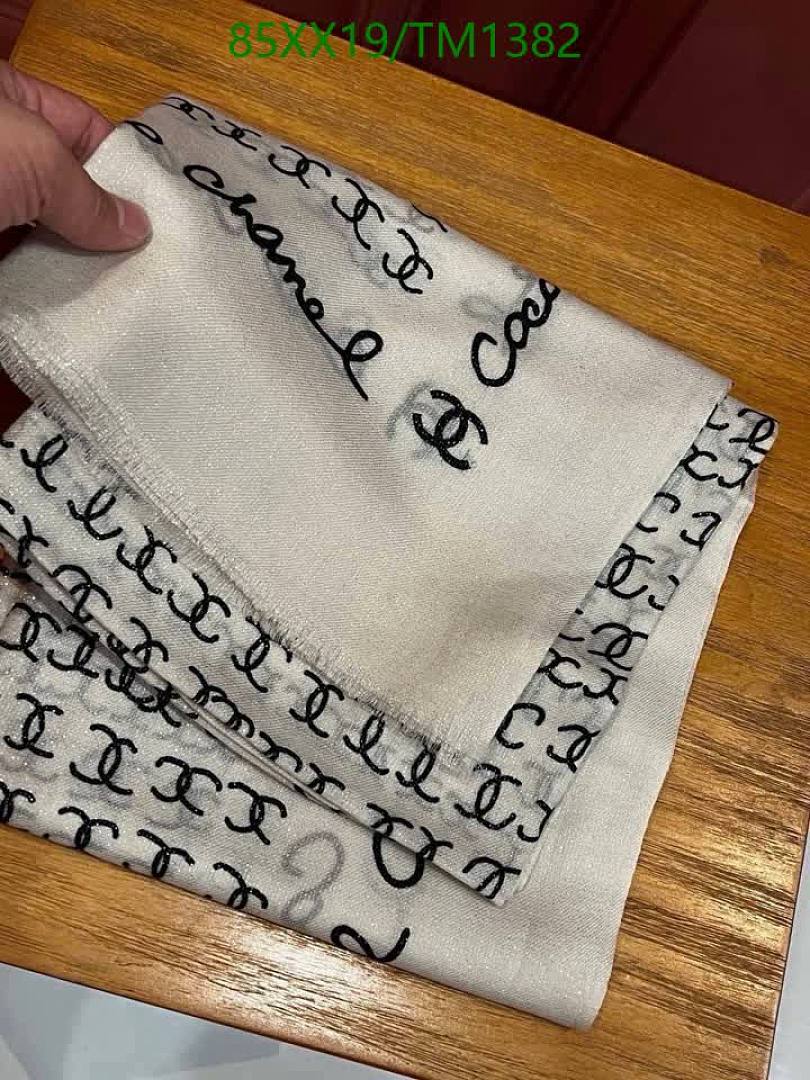 Chanel-Scarf Code: TM1382 $: 85USD