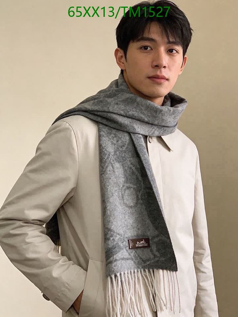 Hermes-Scarf Code: TM1527 $: 65USD