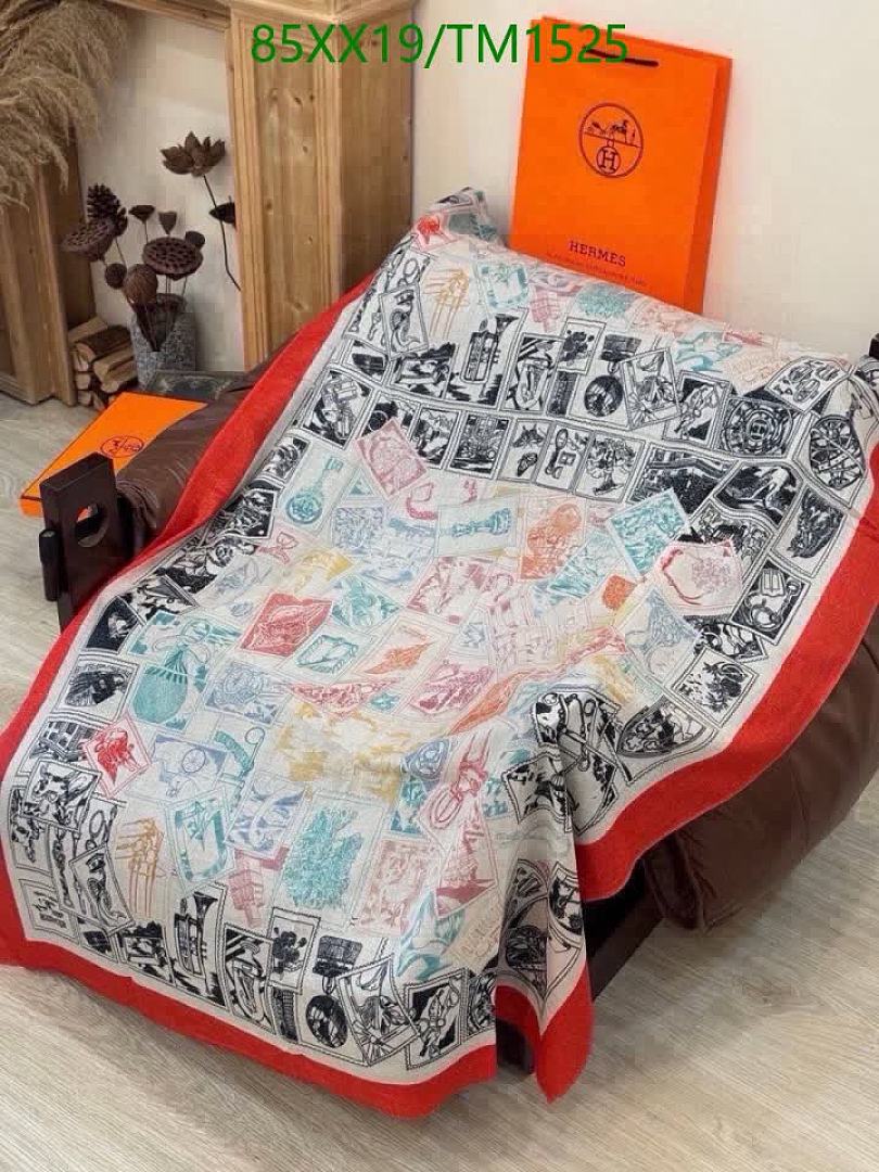 Hermes-Scarf Code: TM1525 $: 85USD