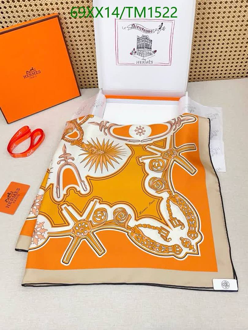 Hermes-Scarf Code: TM1522 $: 69USD