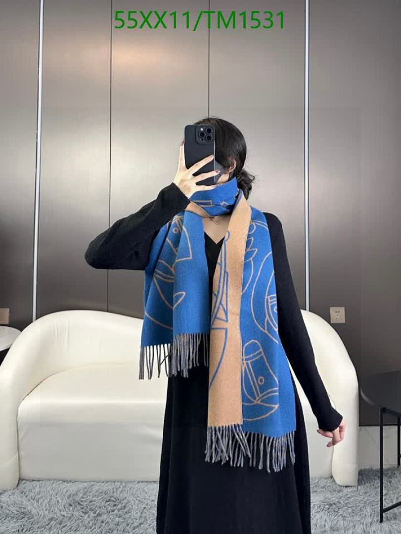 Hermes-Scarf Code: TM1531 $: 55USD
