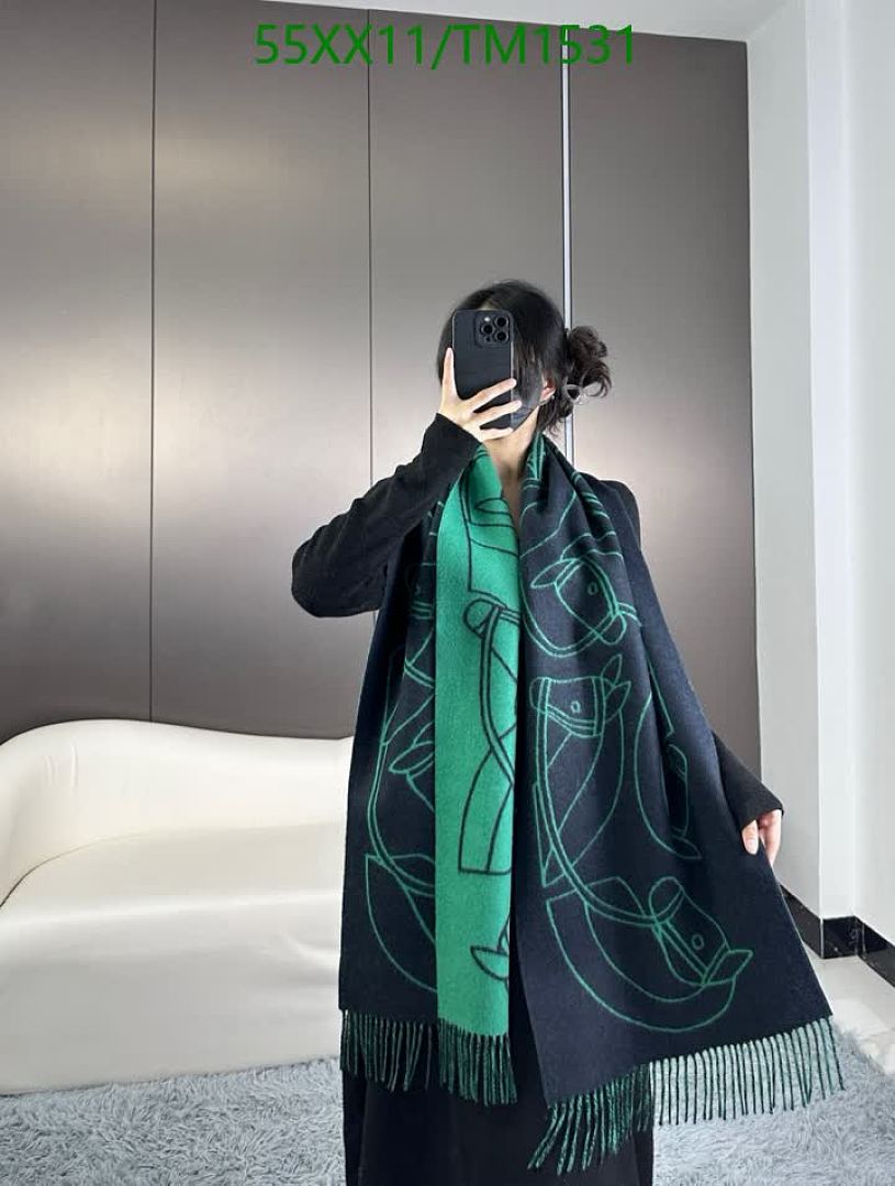 Hermes-Scarf Code: TM1531 $: 55USD