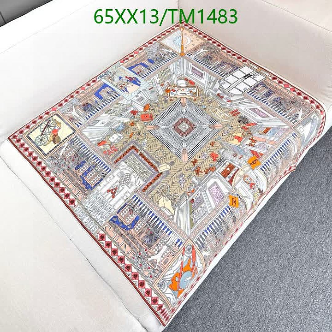 Hermes-Scarf Code: TM1483 $: 65USD