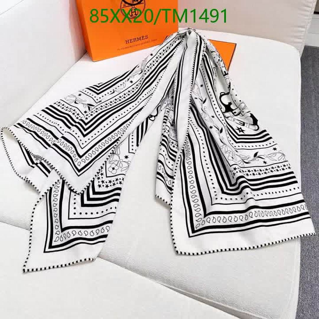 Hermes-Scarf Code: TM1491 $: 85USD