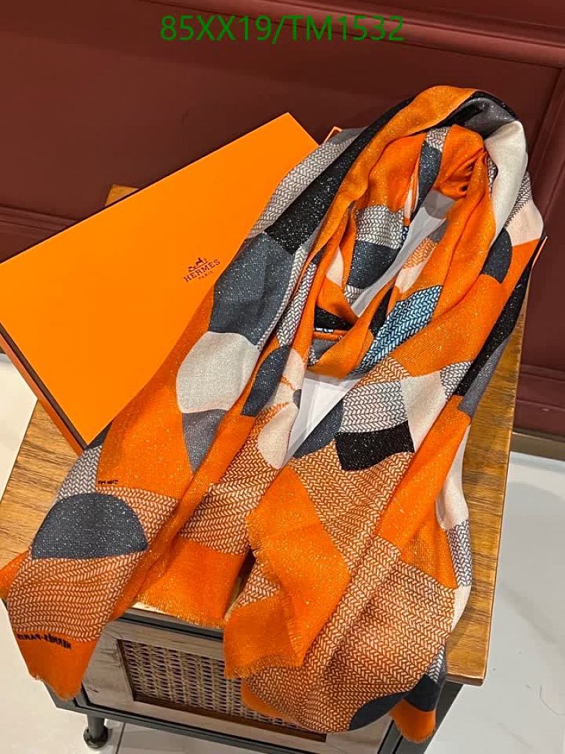 Hermes-Scarf Code: TM1532 $: 85USD