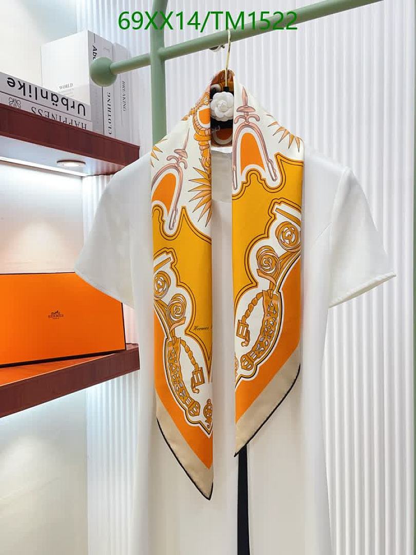Hermes-Scarf Code: TM1522 $: 69USD
