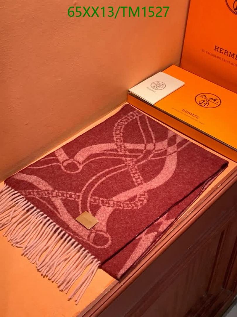 Hermes-Scarf Code: TM1527 $: 65USD