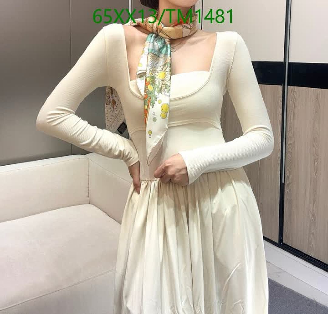 Hermes-Scarf Code: TM1481 $: 65USD
