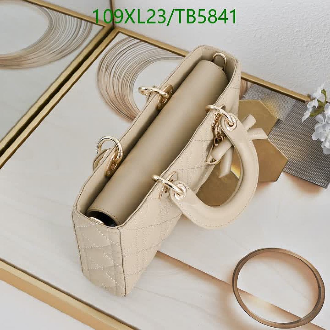 Dior-Bag-4A Quality Code: TB5841 $: 109USD