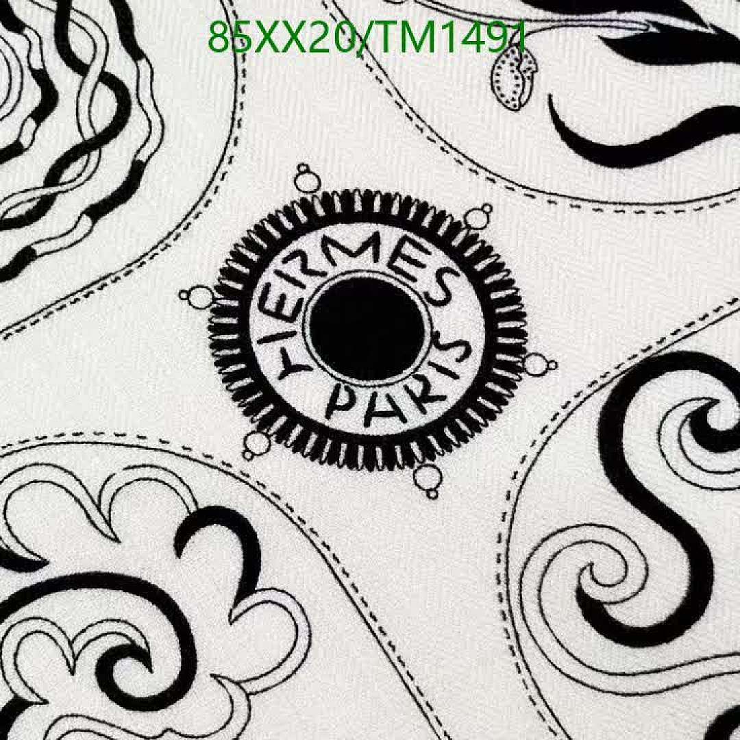 Hermes-Scarf Code: TM1491 $: 85USD