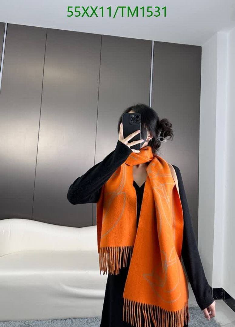Hermes-Scarf Code: TM1531 $: 55USD