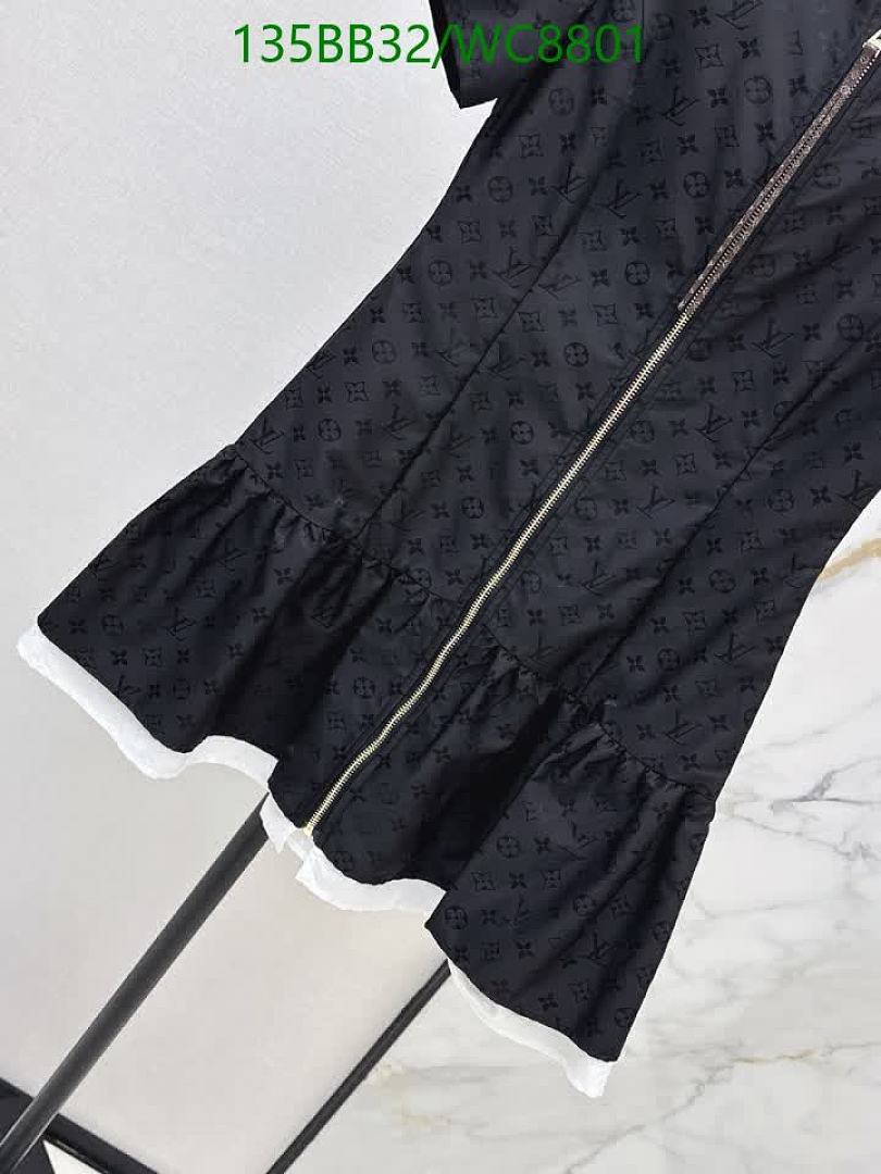LV-Clothing Code: WC8801 $: 135USD