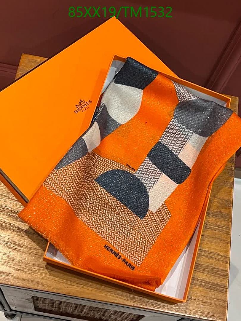 Hermes-Scarf Code: TM1532 $: 85USD