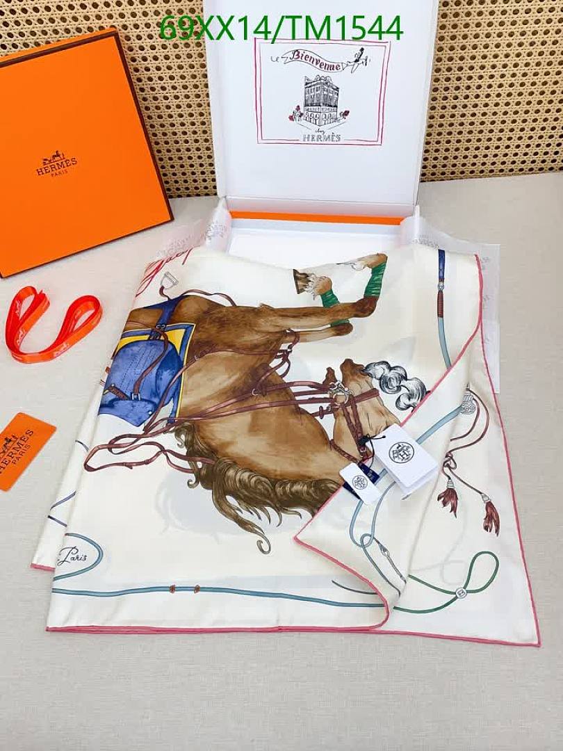 Hermes-Scarf Code: TM1544 $: 69USD