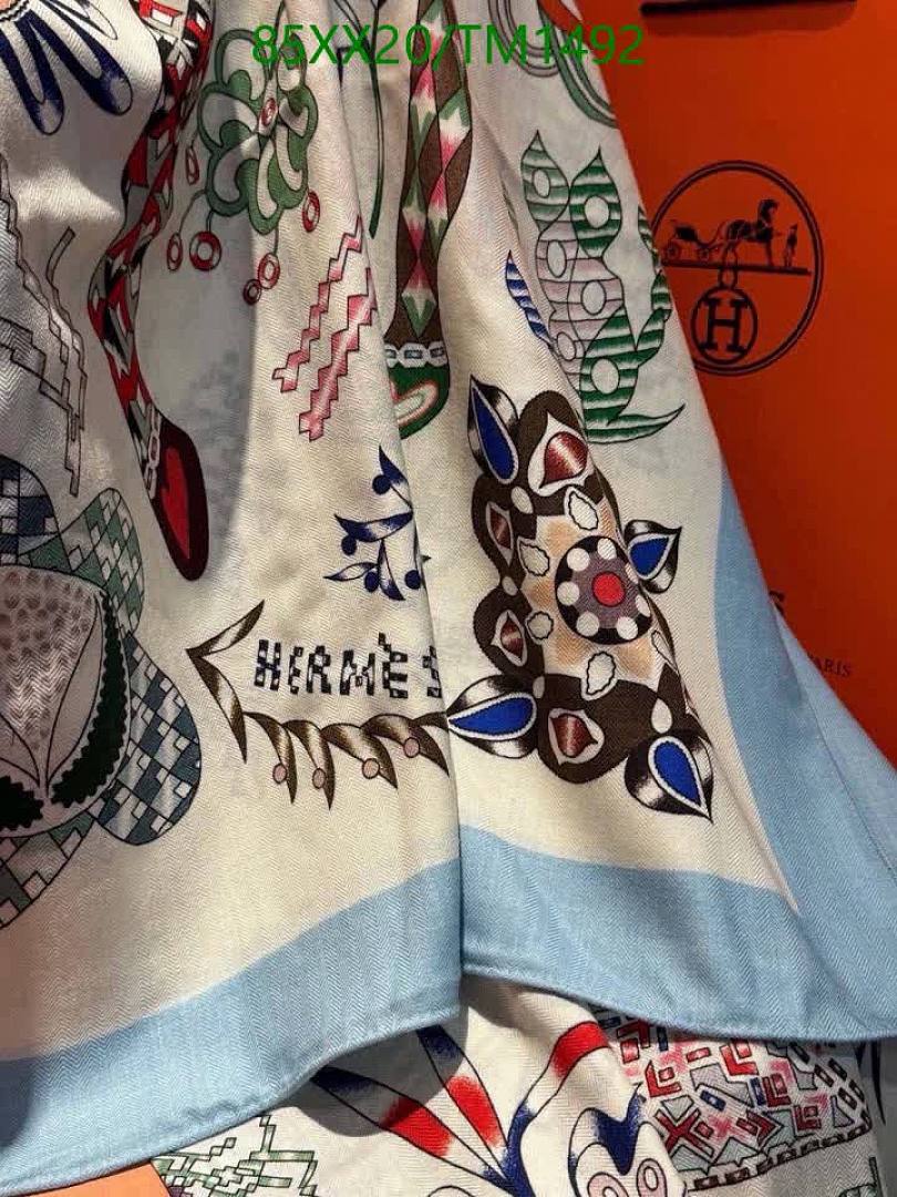 Hermes-Scarf Code: TM1492 $: 85USD