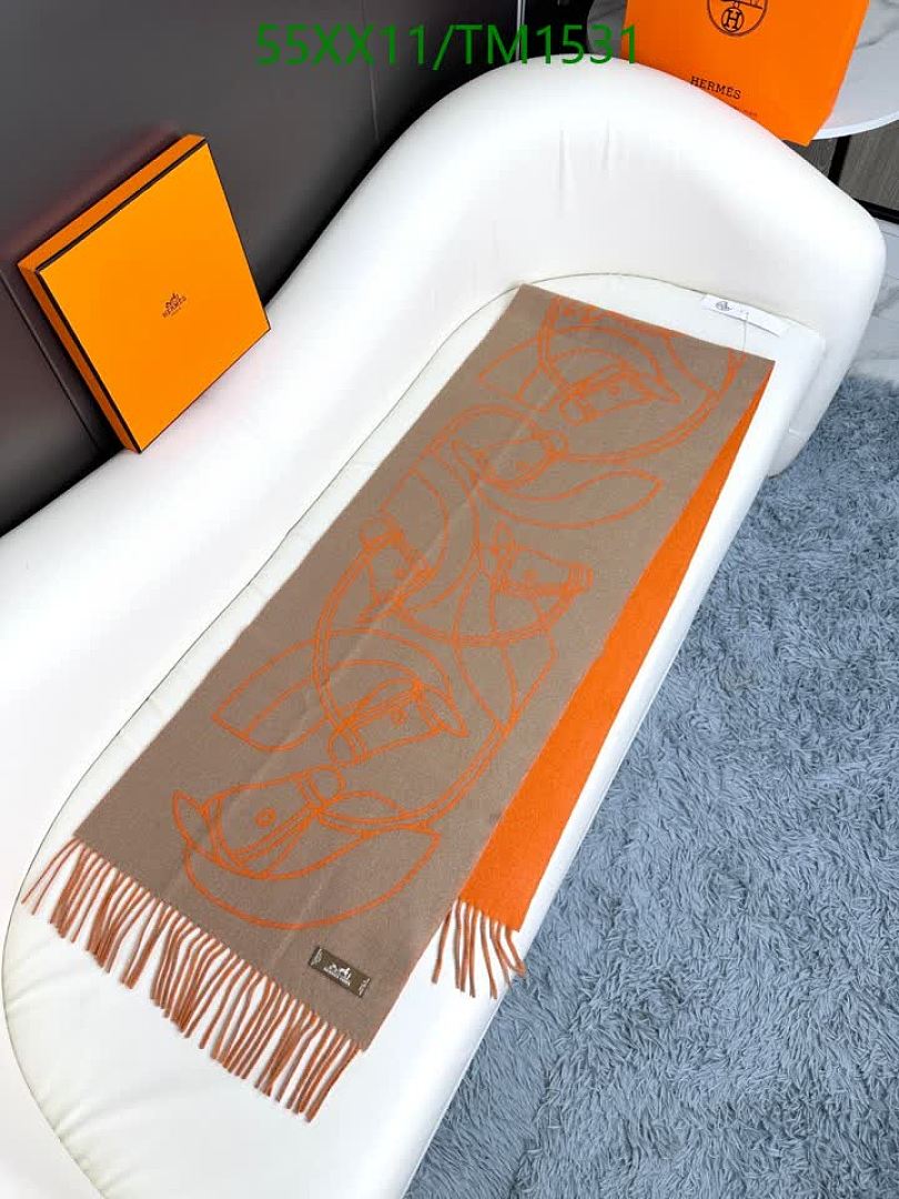 Hermes-Scarf Code: TM1531 $: 55USD