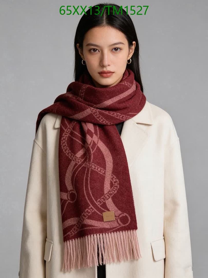 Hermes-Scarf Code: TM1527 $: 65USD