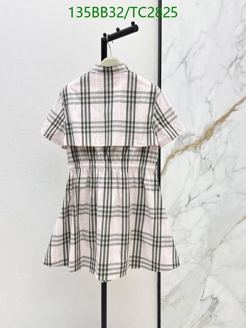 Burberry-Clothing Code: TC2825 $: 135USD
