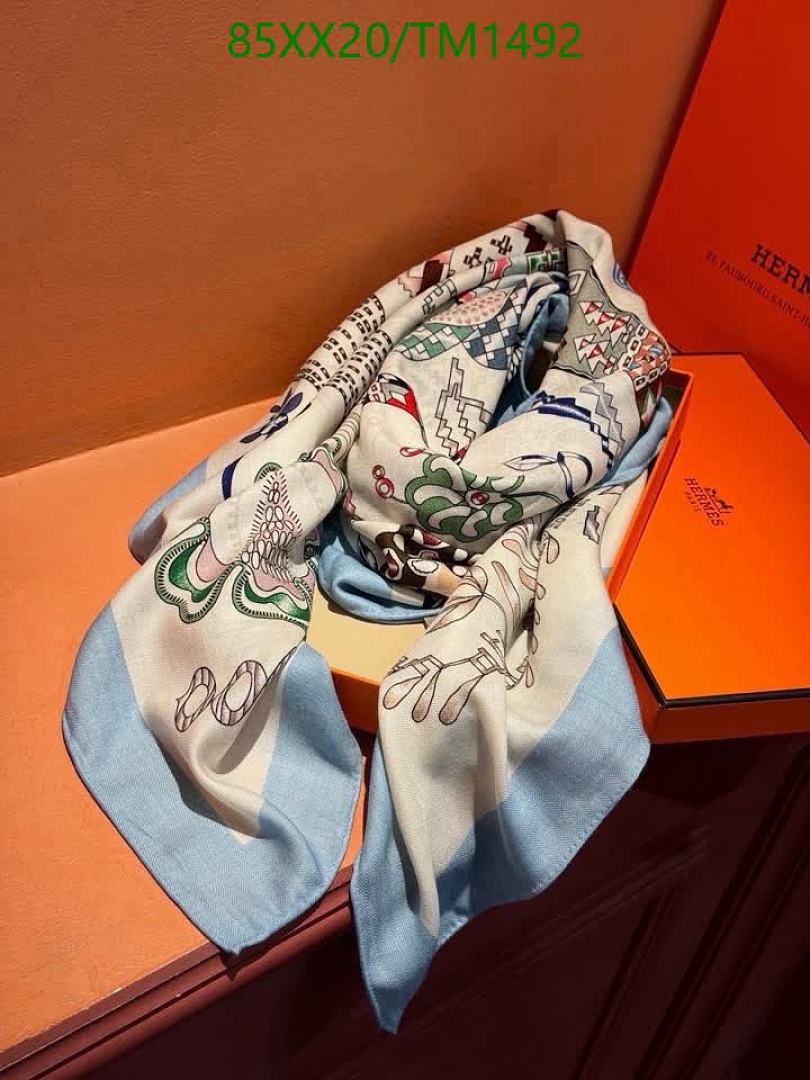 Hermes-Scarf Code: TM1492 $: 85USD