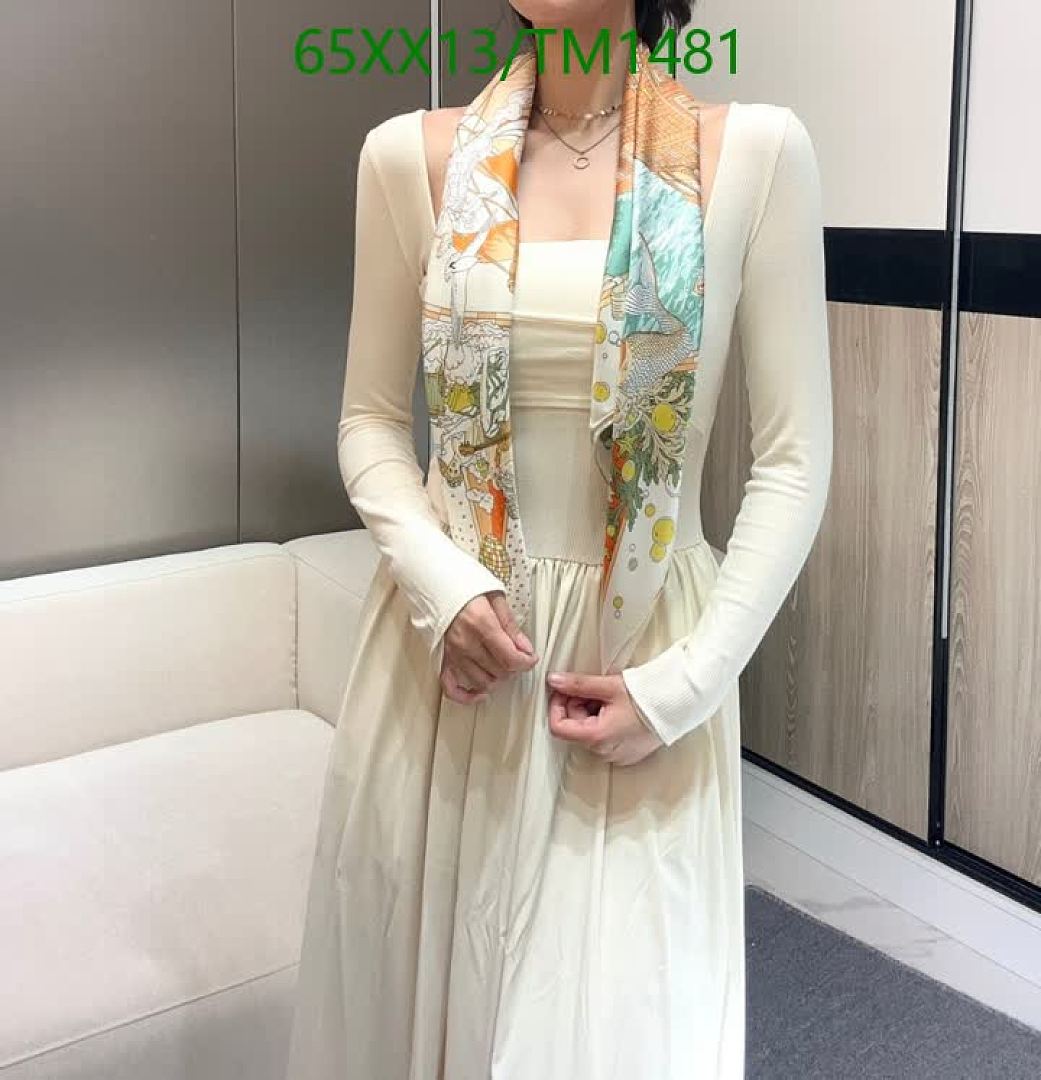 Hermes-Scarf Code: TM1481 $: 65USD