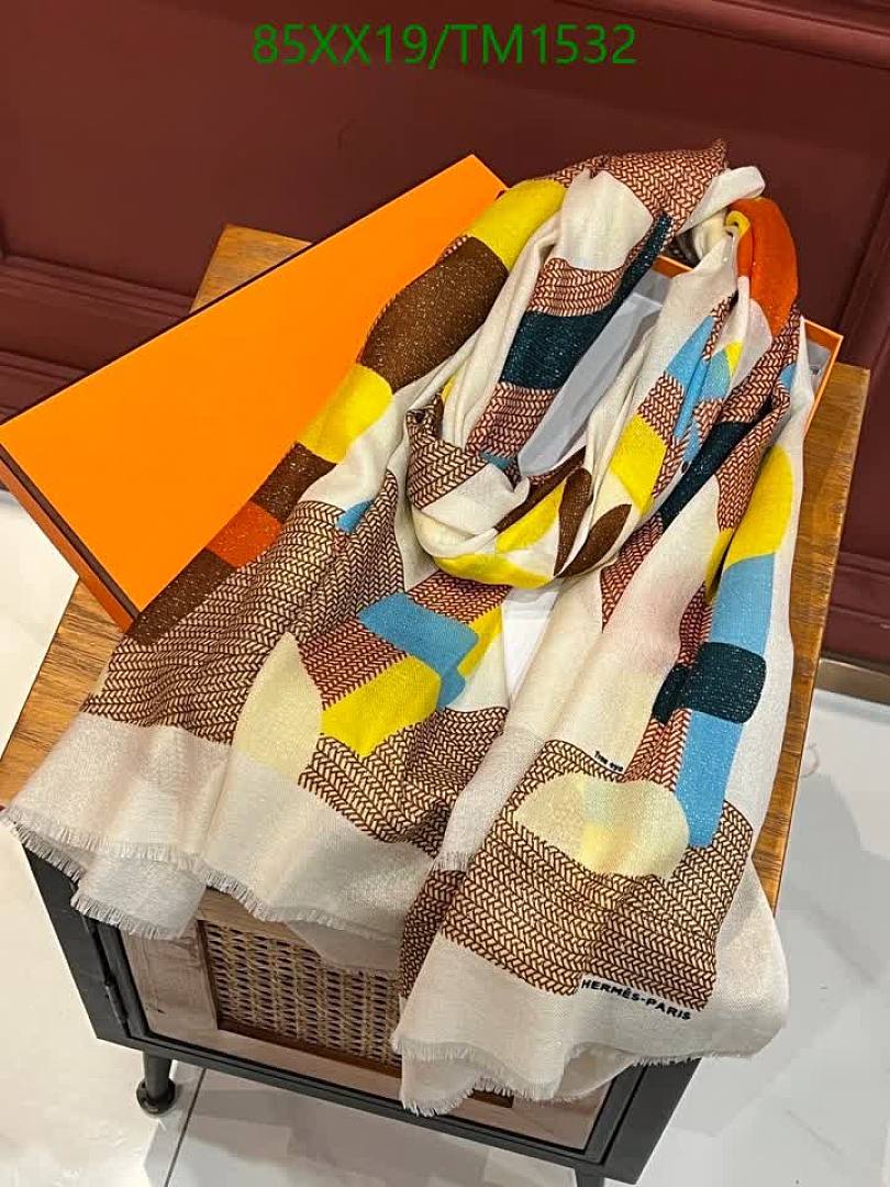 Hermes-Scarf Code: TM1532 $: 85USD