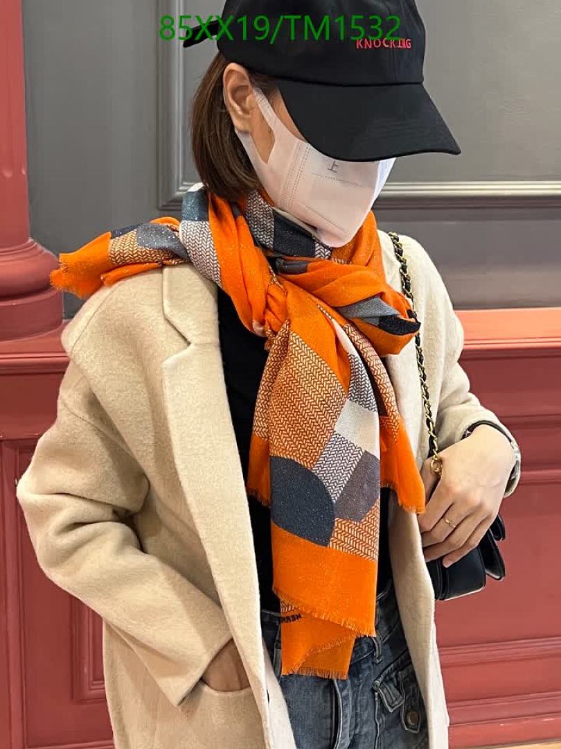 Hermes-Scarf Code: TM1532 $: 85USD