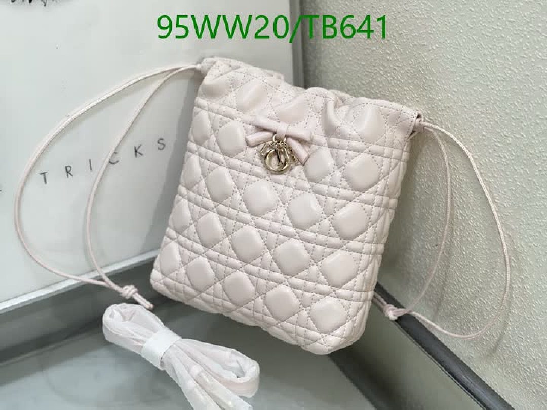 Dior-Bag-4A Quality Code: TB641 $: 95USD