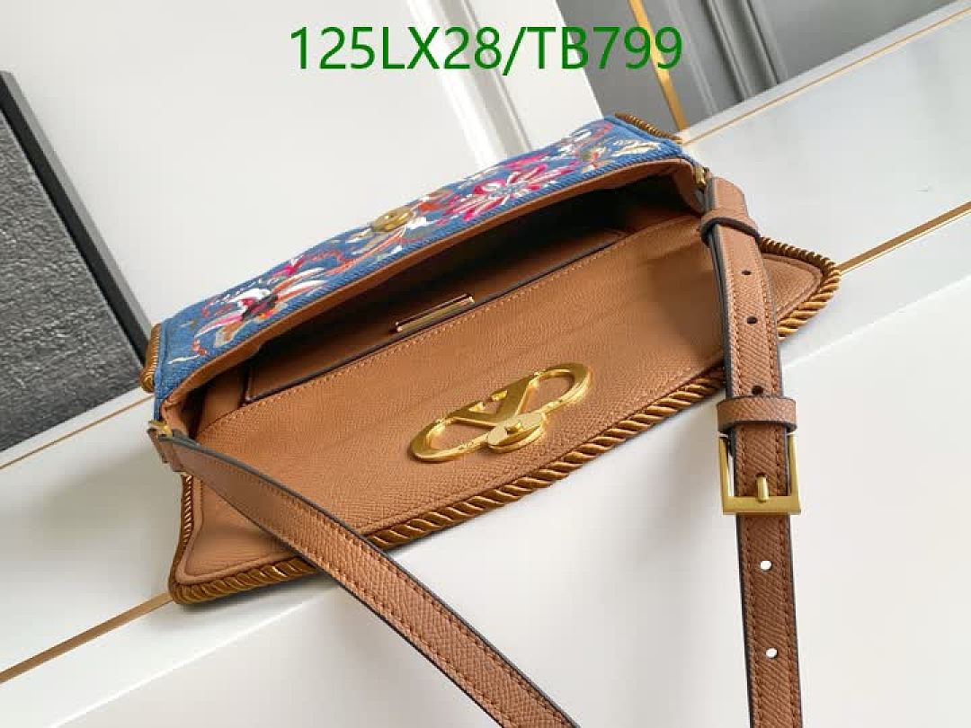 Valentino-Bag-4A Quality Code: TB799 $: 125USD