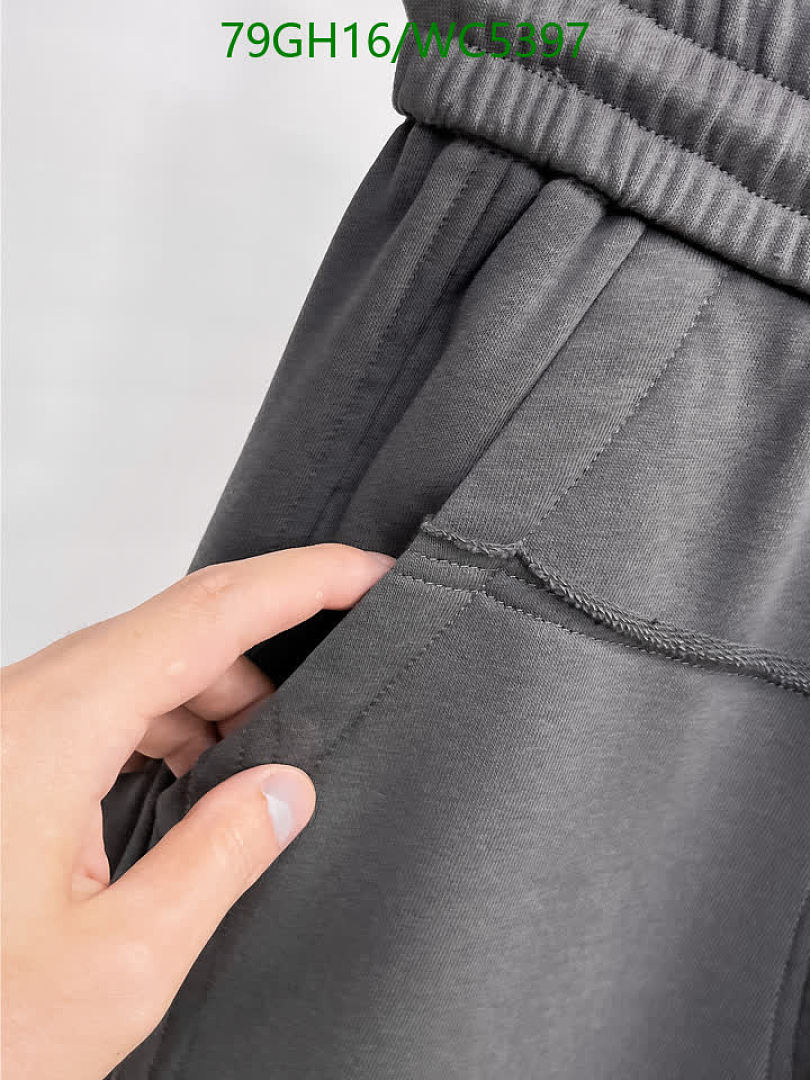 Balenciaga-Clothing Code: WC5397 $: 79USD