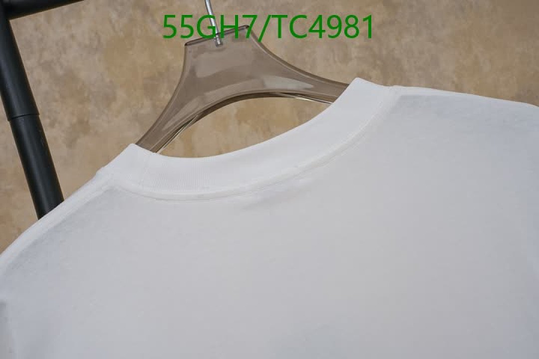 Burberry-Clothing Code: TC4981 $: 55USD