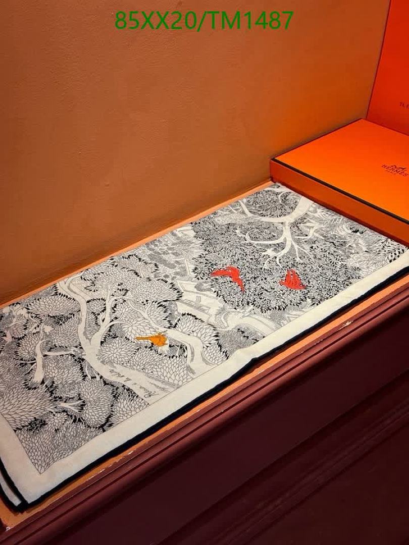 Hermes-Scarf Code: TM1487 $: 85USD