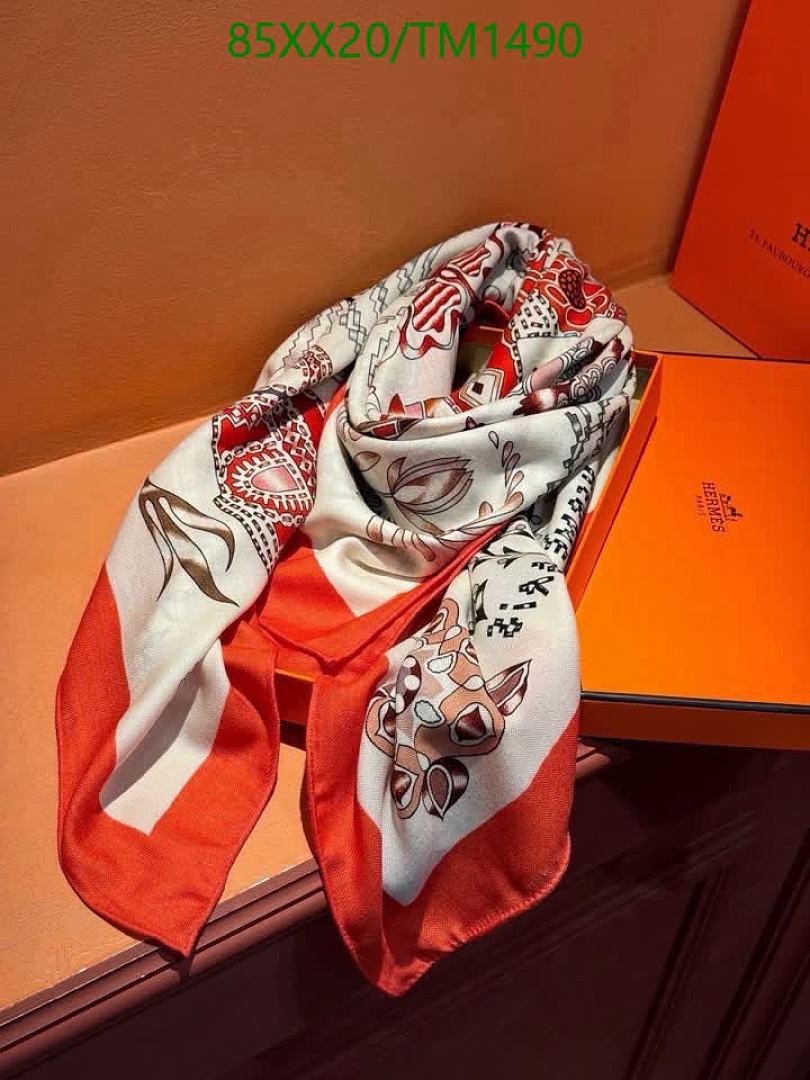 Hermes-Scarf Code: TM1490 $: 85USD