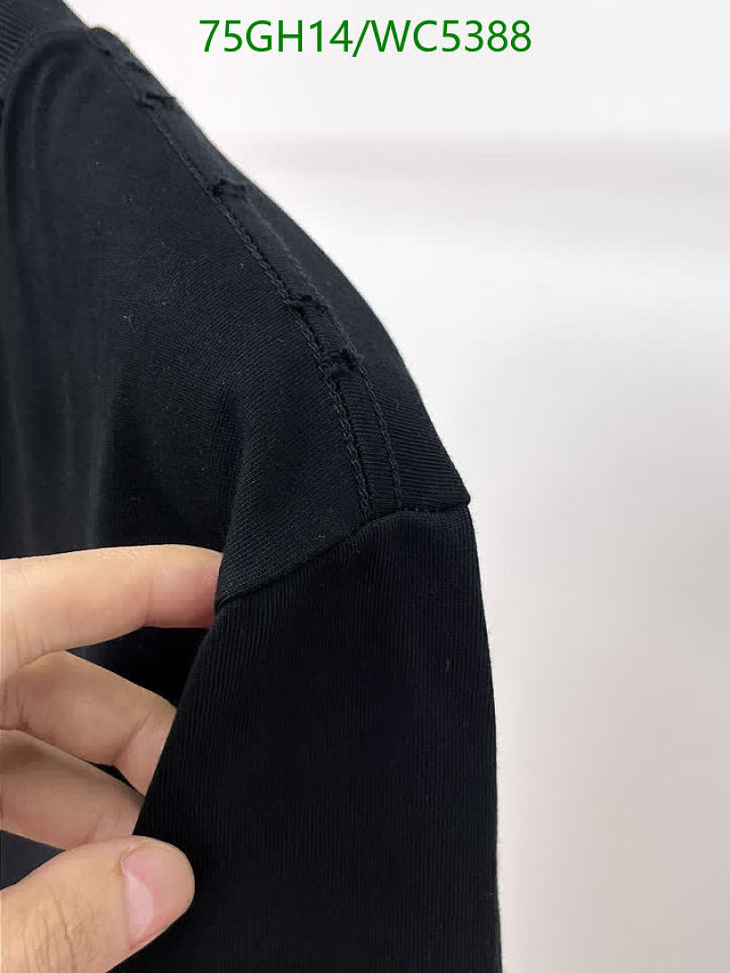 Balenciaga-Clothing Code: WC5388 $: 75USD