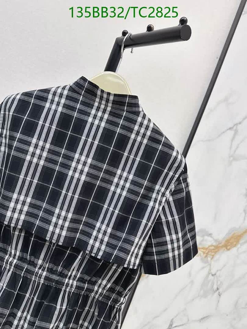 Burberry-Clothing Code: TC2825 $: 135USD
