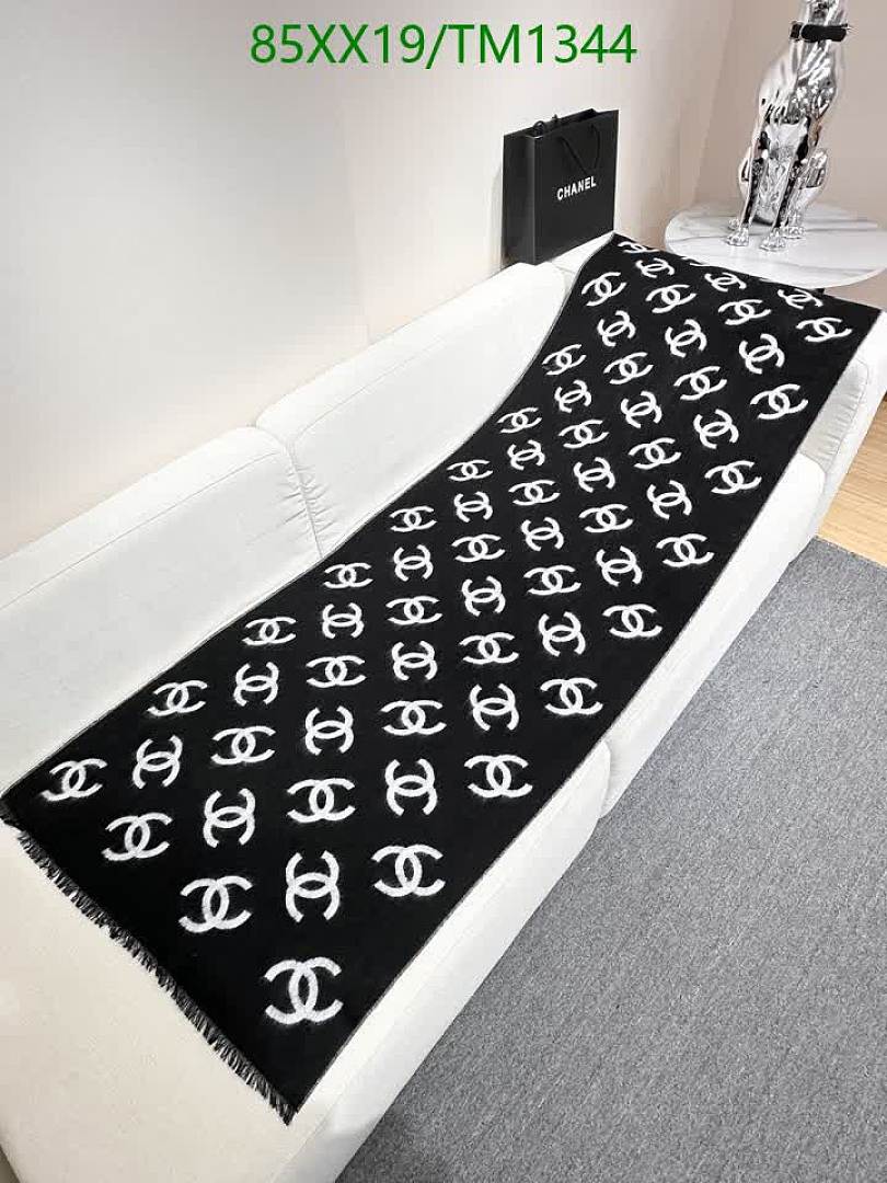 Chanel-Scarf Code: TM1344 $: 85USD