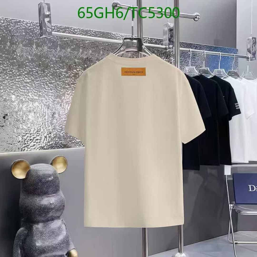 LV-Clothing Code: TC5300 $: 65USD