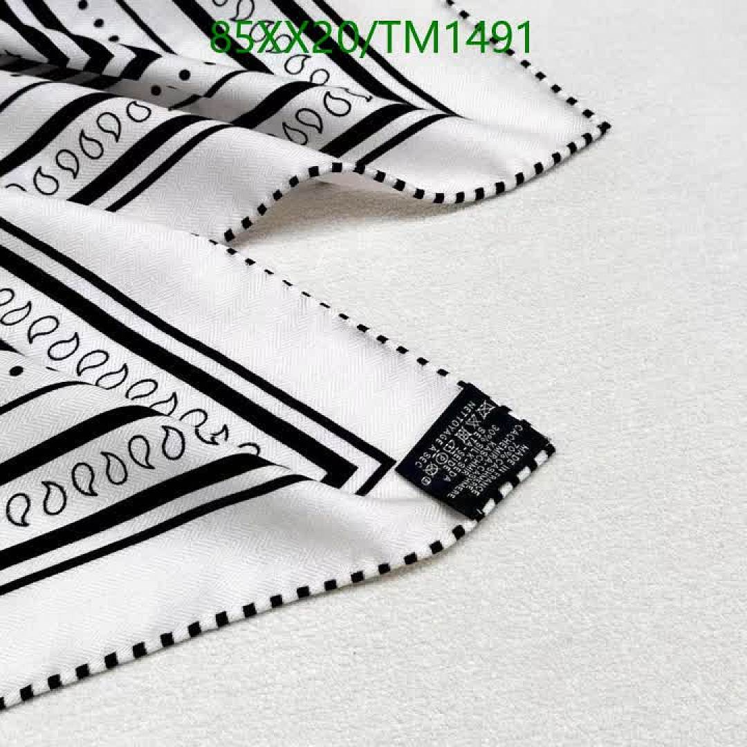 Hermes-Scarf Code: TM1491 $: 85USD