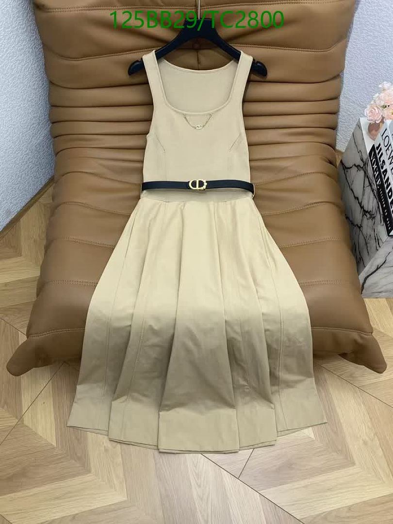 Dior-Clothing Code: TC2800 $: 125USD