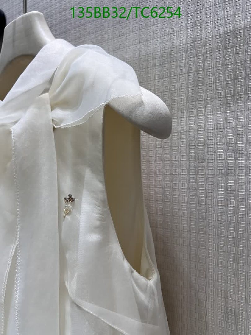 LV-Clothing Code: TC6254 $: 135USD